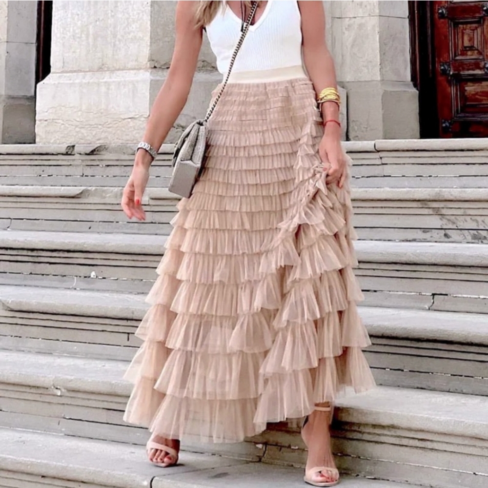 Women's Elegant A-Line Tiered Layered Mesh Tulle Long Maxi Skirt - Picture 3 of 9